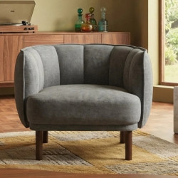 Fauteuil en tissu gris capitonné pieds hévéa WINDSOR Sofacasa