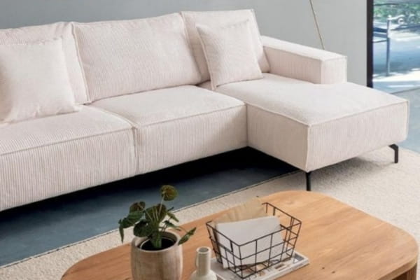 Quelle table basse choisir pour un canapé d'angle ?